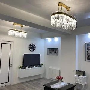 luxury-tbilisi.alltbilisihotels.com/
